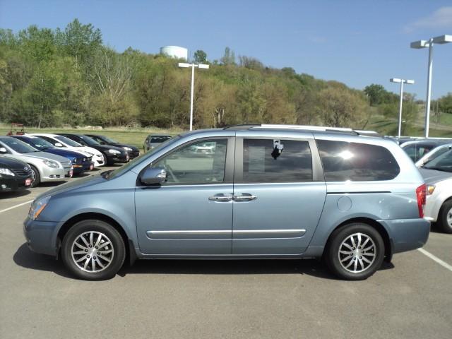 2012 Kia Sedona for sale