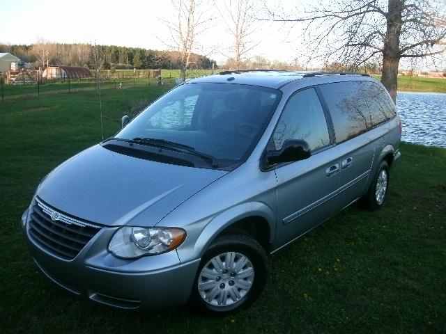 2006 Chrysler Town and Country for sale