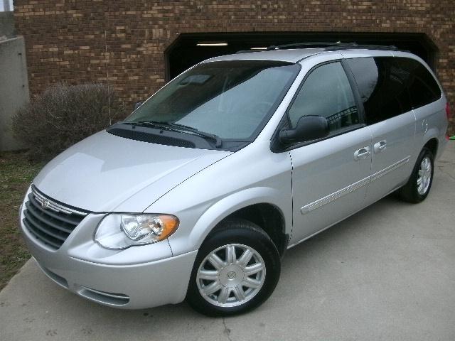 2005 Chrysler Town and Country for sale