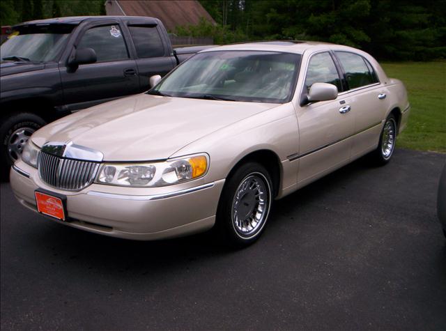 1999 Lincoln Town Car for sale