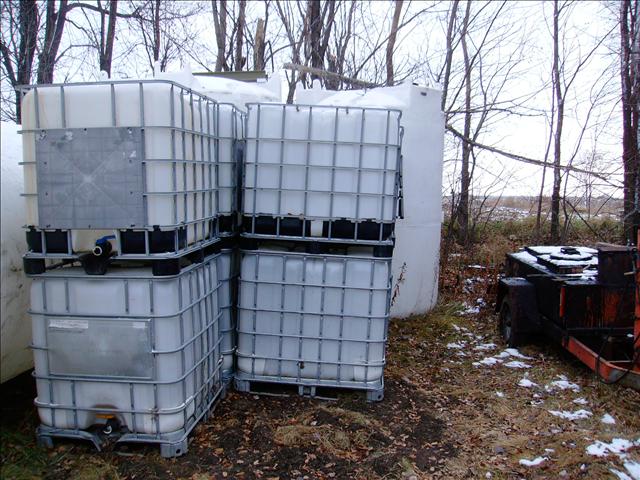 2011 275 Gallon totes Built in pallet