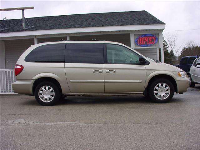 2005 Chrysler Town and Country for sale