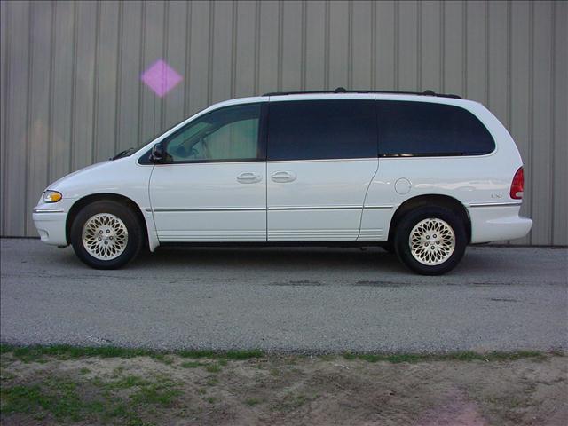 1996 Chrysler Town and Country for sale