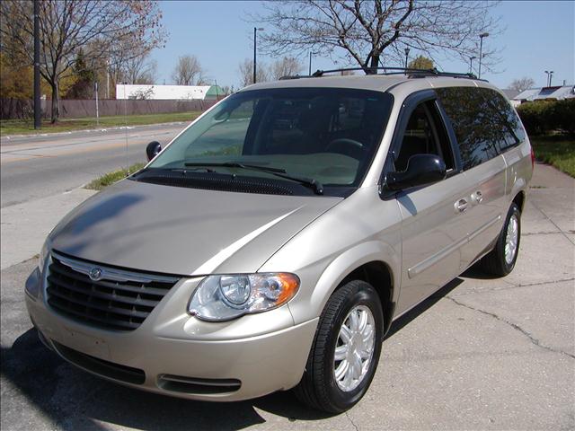 2005 Chrysler Town and Country for sale