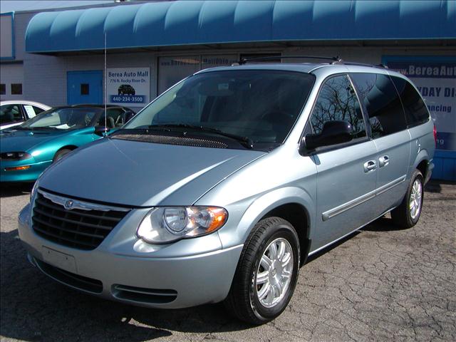 2005 Chrysler Town and Country for sale