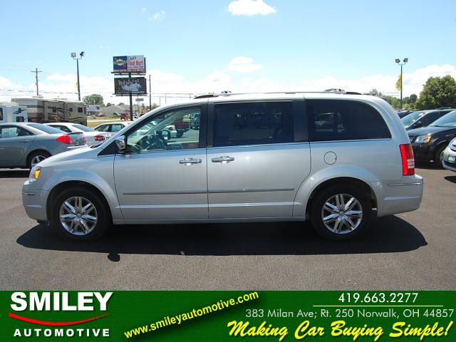 2008 Chrysler Town & Country for sale