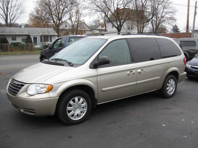 2005 Chrysler Town & Country