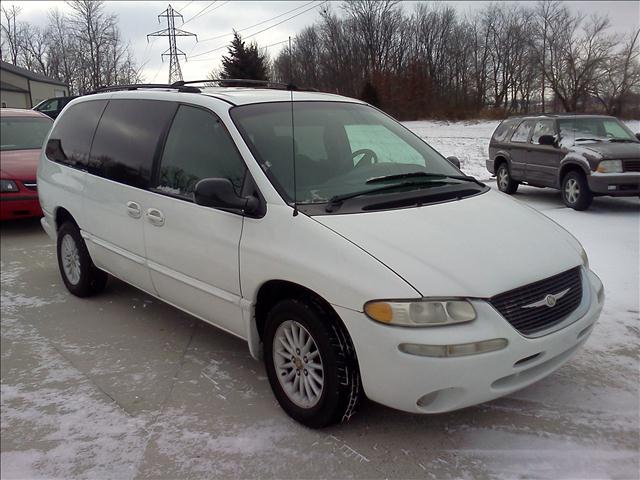 2000 Chrysler Town and Country for sale