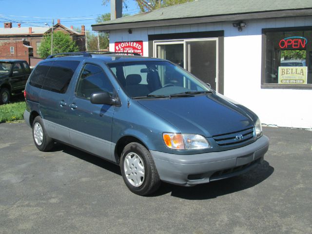 2003 Toyota Sienna