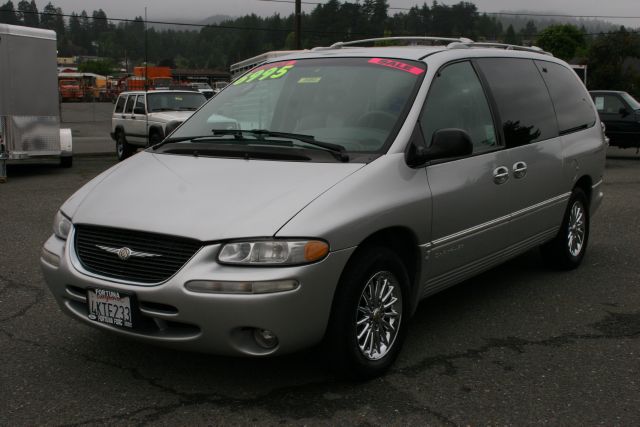 2000 Chrysler Town and Country for sale