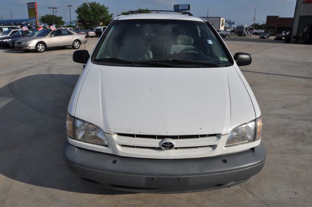 2000 Toyota Sienna for sale