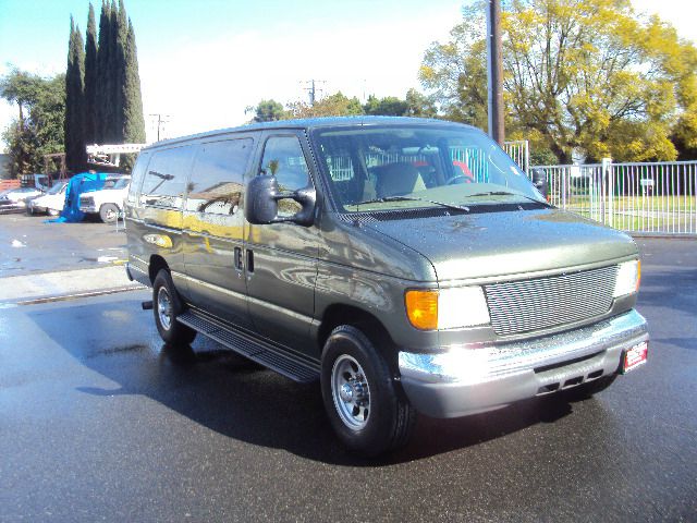 2005 FORD ECONOLINE WAGON E-350 EXTENDED metalic green turbo diesel body style busengine type 5