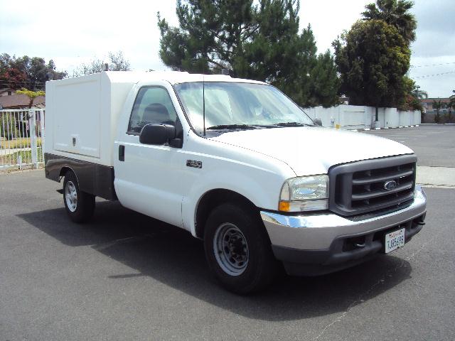 2003 FORD F250 XL white 2003 ford f250 v8 auto cold ac amfm cd player fog lamps  custom utility 