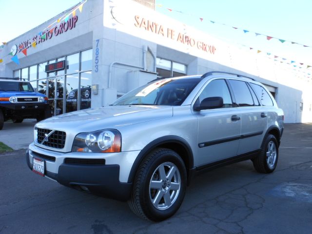 2006 VOLVO XC90 25T silver all power equipment is functioning properly  no defects  there are n