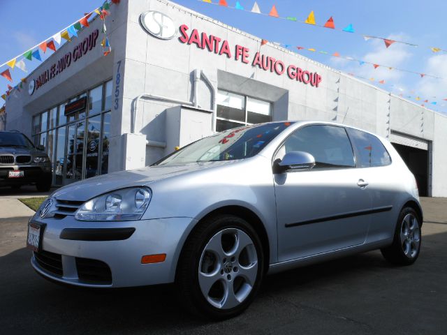 2007 VOLKSWAGEN GOLF 2-DOOR silver showroom condition very well maintained and cared for clean t