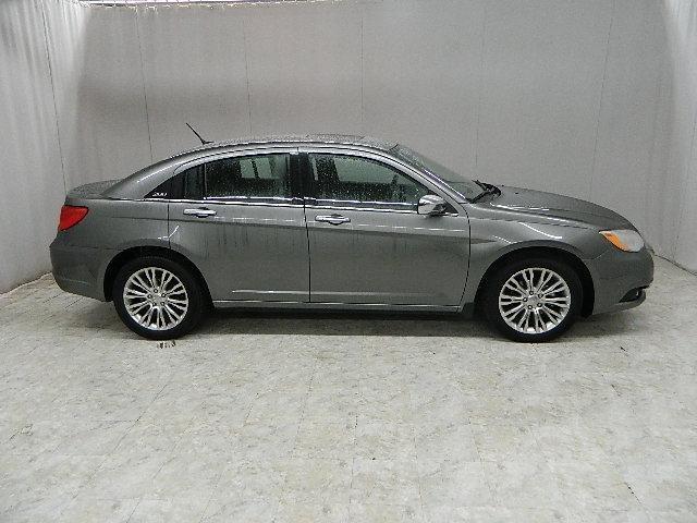 2013 Chrysler 200