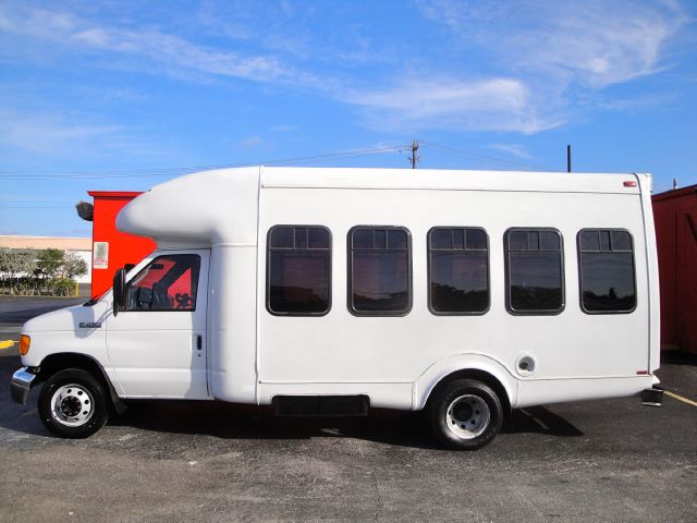 2006 Ford E450 Super 21 for sale