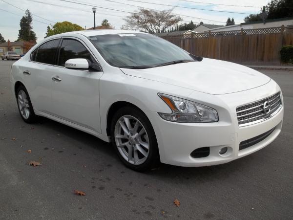 2009 NISSAN MAXIMA pearl white this is a fully loaded beautiful pearl white 2009 nissan maxima 4 d