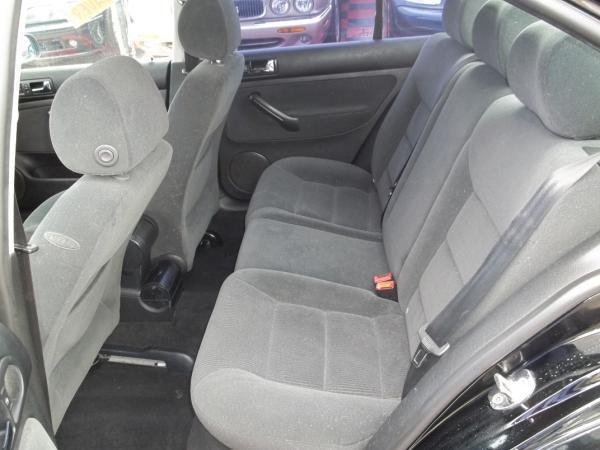 http://cimages4.carsforsale.com/391420/3VWSK69M41M143427_10.jpg?dt=052520120438