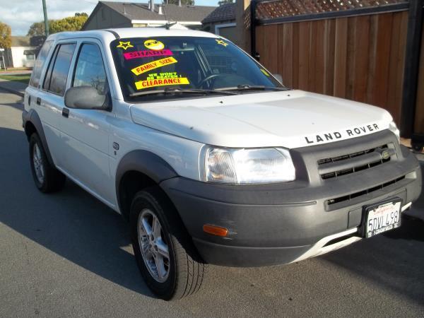2002 LAND ROVER FREELANDER white this is a white 2002 land rover freelander 4 door wagon 5 speed a
