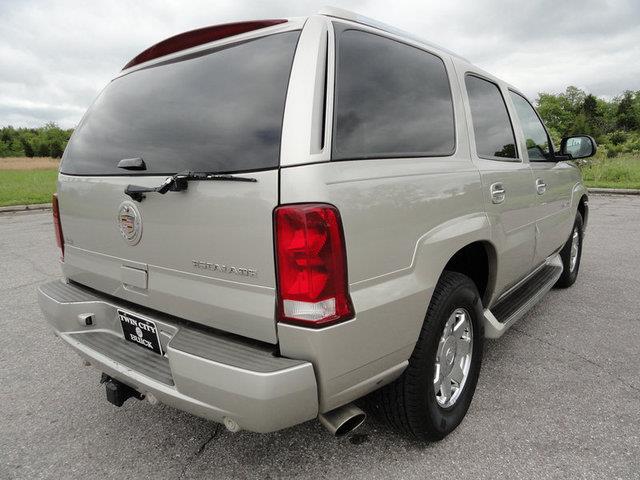 2004 Cadillac Escalade