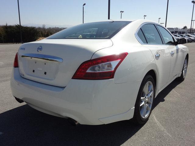 2010 Nissan Maxima