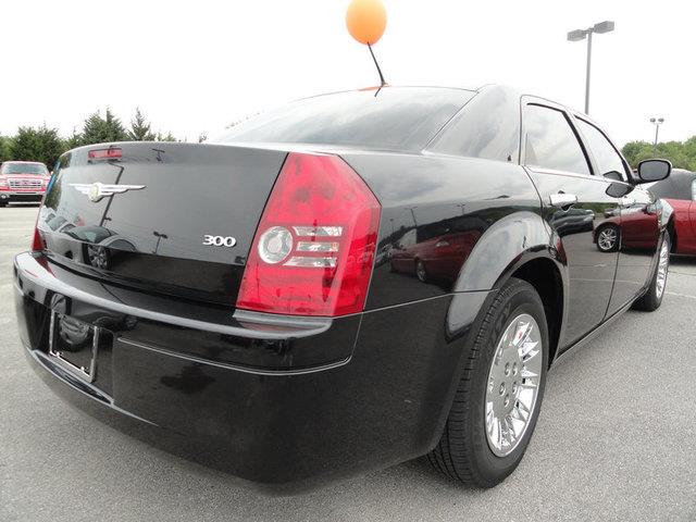 2008 Chrysler 300