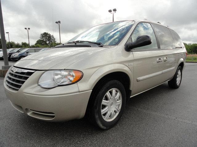 2005 Chrysler Town & Country