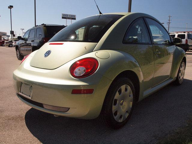 2010 Volkswagen New Beetle