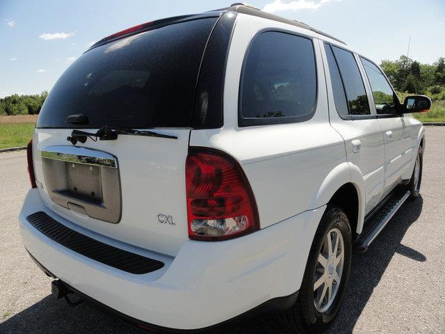 2004 Buick Rainier