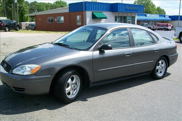 2004 Ford Taurus for sale