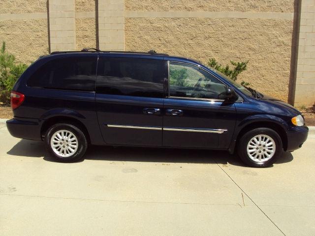 2004 Chrysler Town and Country for sale