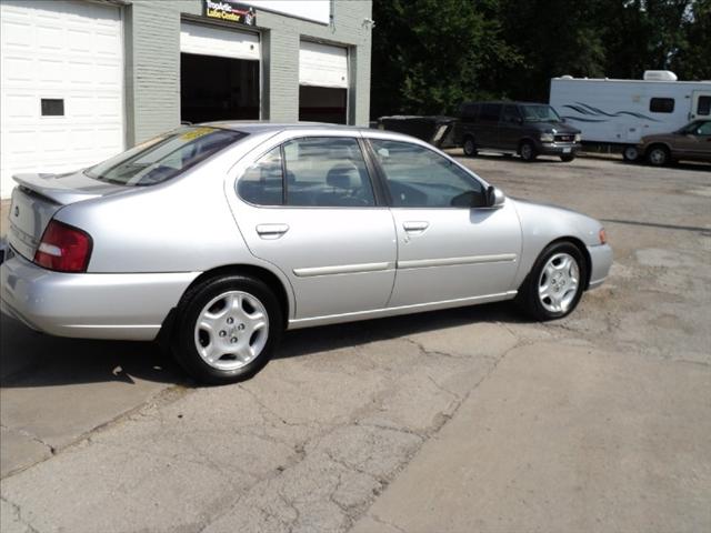 2000 Nissan Altima for sale