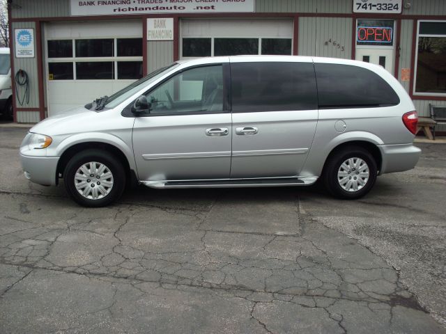 2005 Chrysler Town and Country for sale