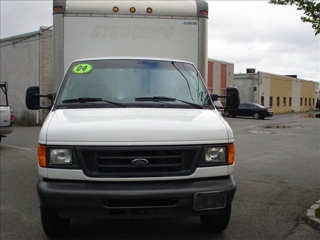 2004 FORD E350 for sale