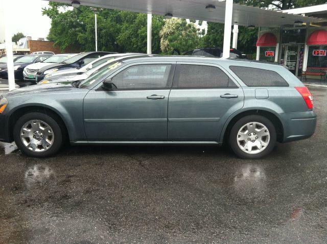 2005 Dodge Magnum