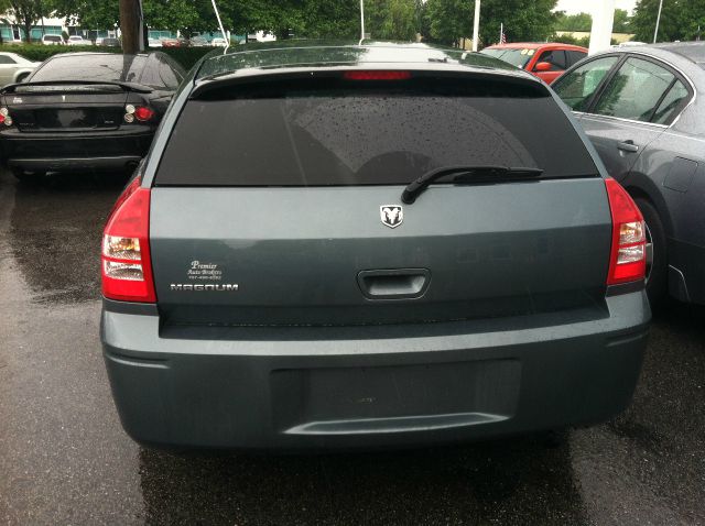 2005 Dodge Magnum