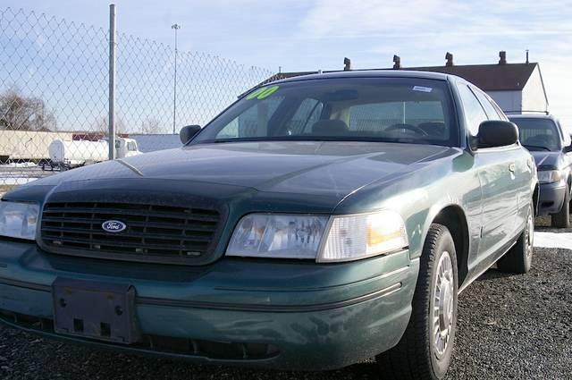 2000 Ford Crown Victoria for sale