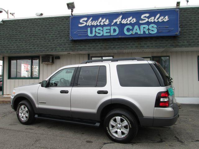 2006 Ford Explorer - CRYSTAL LAKE, IL