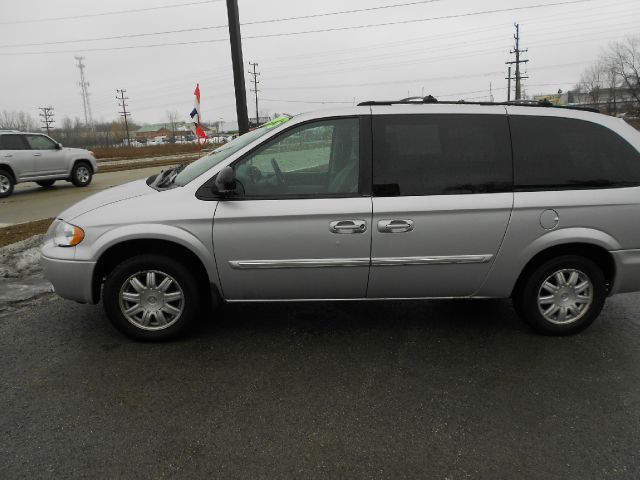 2005 Chrysler Town & Country for sale