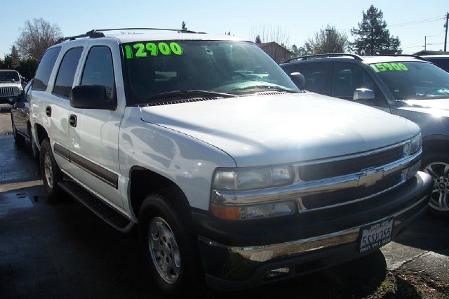 2004 CHEVROLET TAHOE 2WD white low miles abs brakesair conditioningalloy wheelsamfm radioanti