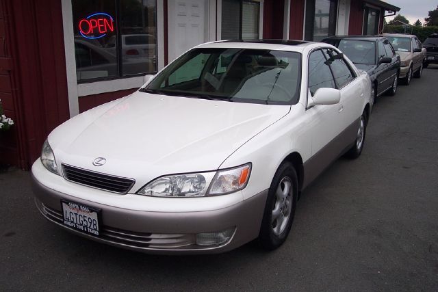 1999 LEXUS ES 300 BASE unspecified one owner 159023 miles VIN JT8BF28G1X0230532 