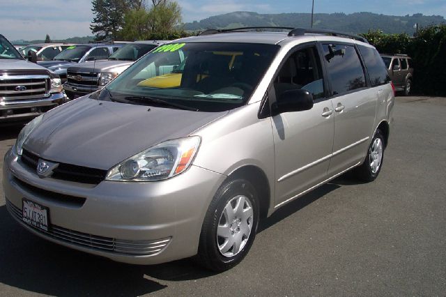 2004 TOYOTA SIENNA LE - 7 PASSENGER gold abs brakesair conditioningamfm radioanti-brake system