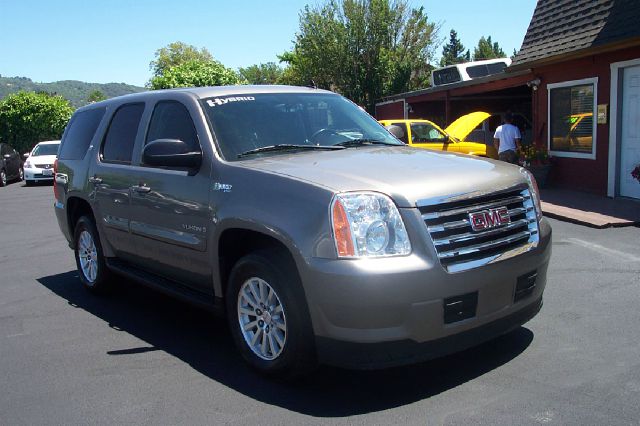 2008 GMC YUKON 4HY 4WD unspecified 20 mpg 4wdawdabs brakesair conditioningalloy wheelsamfm r