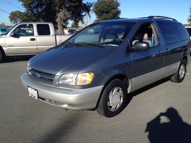 1999 TOYOTA SIENNA CE 4-DOOR grey 203873 miles VIN 4T3ZF19C8XU131207 