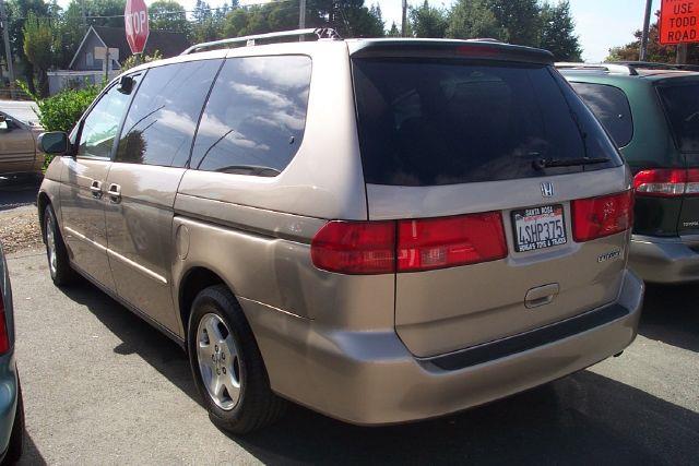 http://cimages4.carsforsale.com/396666/CE92EB04-3564-48A0-8E6B-1C7B1435A781_3.jpg?dt=100420121552