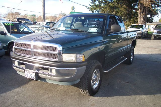 1998 DODGE RAM 1500 QUAD CAB 65-FT BED 4WD unspecified low miles 4x4 124737 miles VIN 3B7HF1