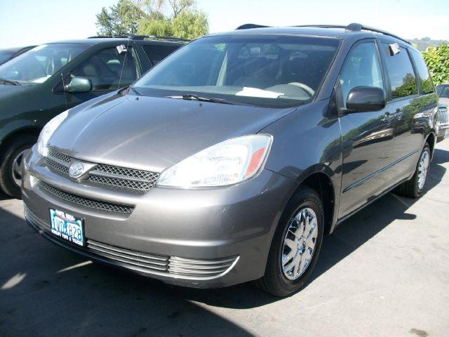 2004 TOYOTA SIENNA LE, grey, 4 ...