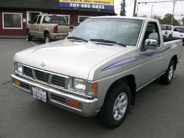 1996 NISSAN PICKUP SE, silver, 2 ...