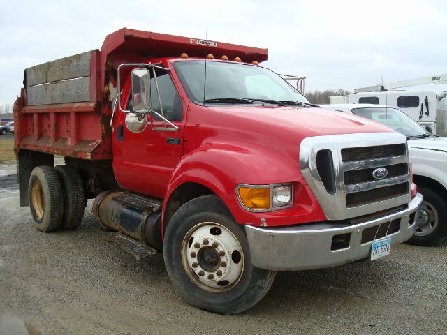 2004 Ford F650 XLT